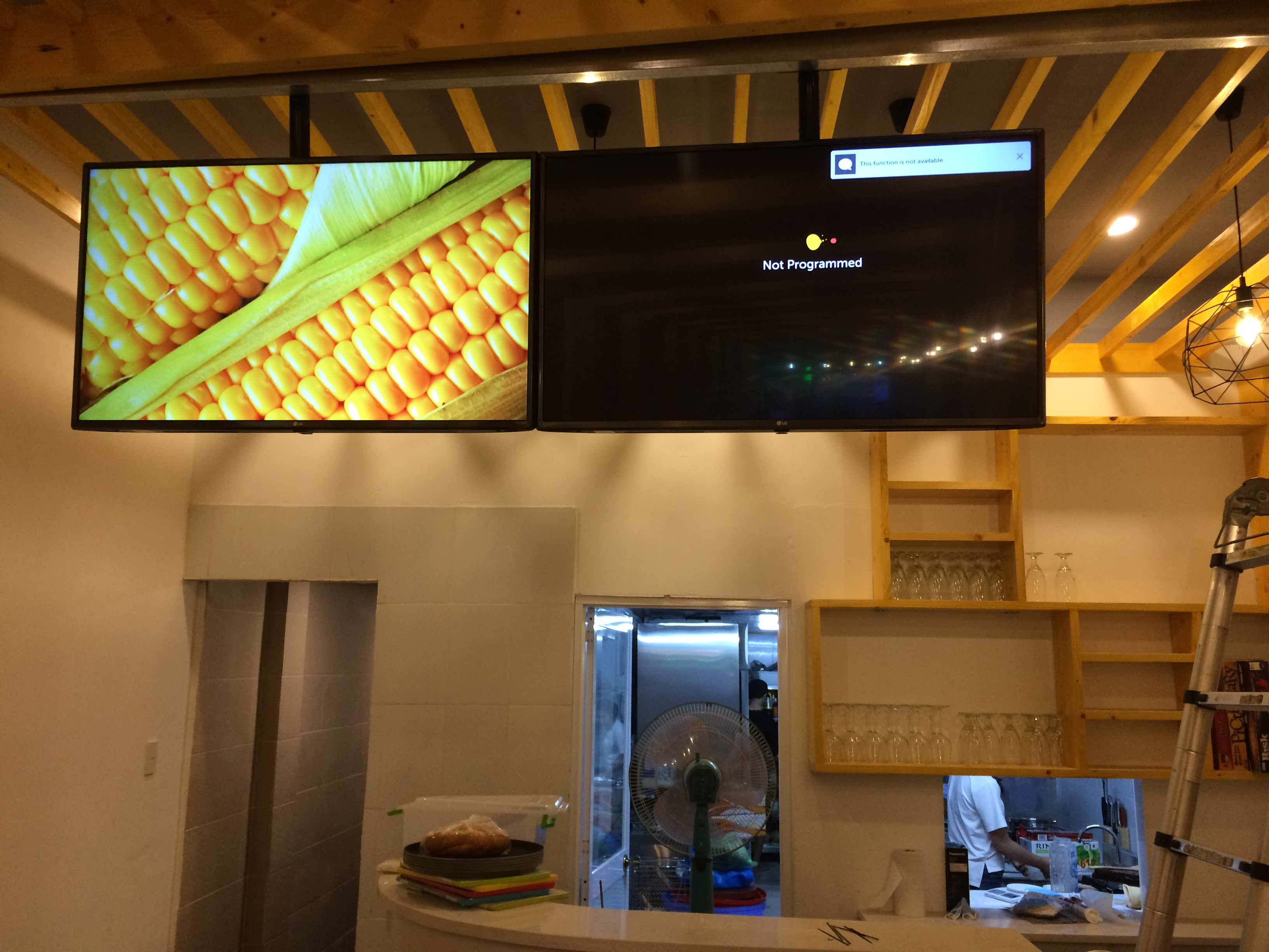 Dự án màn hình quảng cáo tại nhà hàng The Menu Restaurant